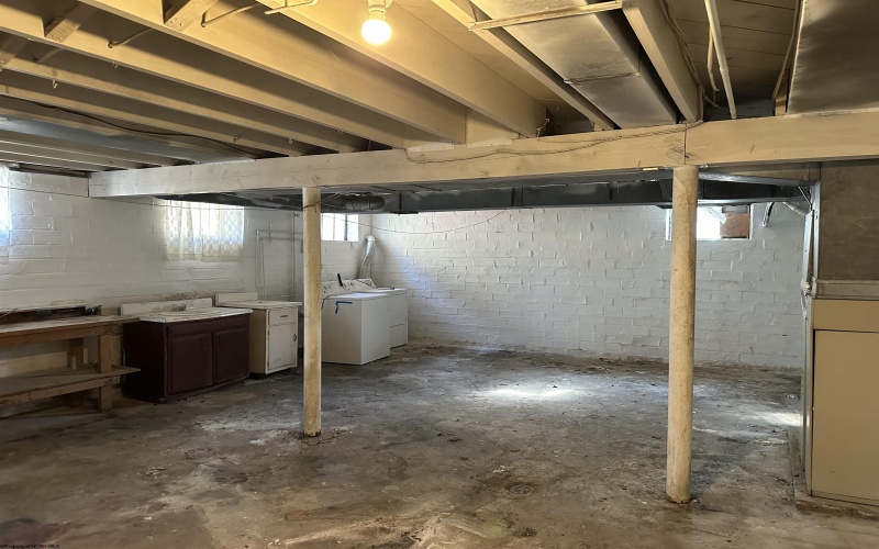 527 Milford Street, Clarksburg, West Virginia 26301, 3 Bedrooms Bedrooms, 8 Rooms Rooms,1 BathroomBathrooms,Single Family Detached,For Sale,Milford,10158138