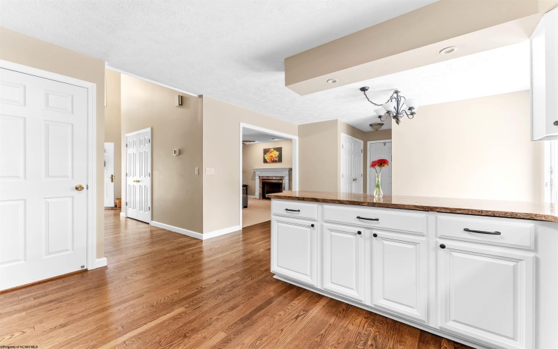 1005 Deerwood Drive, Morgantown, West Virginia 26508, 4 Bedrooms Bedrooms, 11 Rooms Rooms,3 BathroomsBathrooms,Single Family Detached,For Sale,Deerwood,10160906