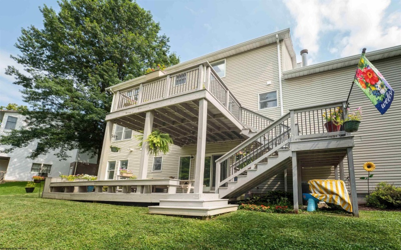 1005 Deerwood Drive, Morgantown, West Virginia 26508, 4 Bedrooms Bedrooms, 11 Rooms Rooms,3 BathroomsBathrooms,Single Family Detached,For Sale,Deerwood,10160906