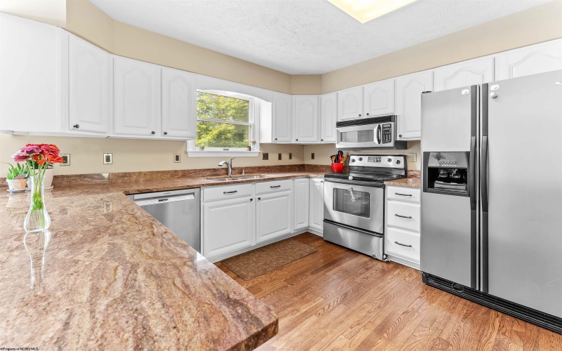 1005 Deerwood Drive, Morgantown, West Virginia 26508, 4 Bedrooms Bedrooms, 11 Rooms Rooms,3 BathroomsBathrooms,Single Family Detached,For Sale,Deerwood,10160906