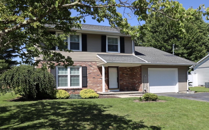 124 Riverview Drive, Elkins, West Virginia 26241, 4 Bedrooms Bedrooms, 7 Rooms Rooms,2 BathroomsBathrooms,Single Family Detached,For Sale,Riverview,10158787