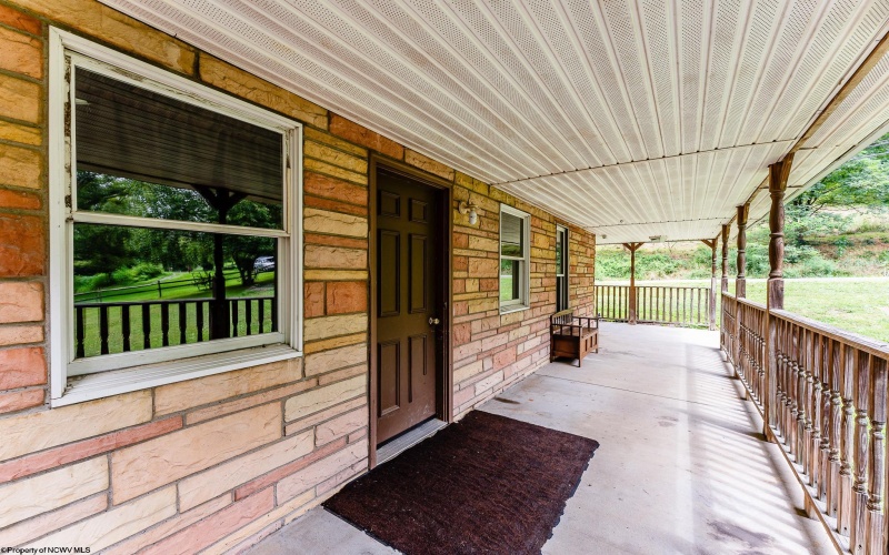 72 Robinson Run, Maidsville, West Virginia 26541, 3 Bedrooms Bedrooms, 8 Rooms Rooms,1 BathroomBathrooms,Single Family Detached,For Sale,Robinson,10160902