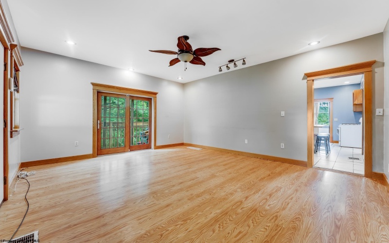 72 Robinson Run, Maidsville, West Virginia 26541, 3 Bedrooms Bedrooms, 8 Rooms Rooms,1 BathroomBathrooms,Single Family Detached,For Sale,Robinson,10160902