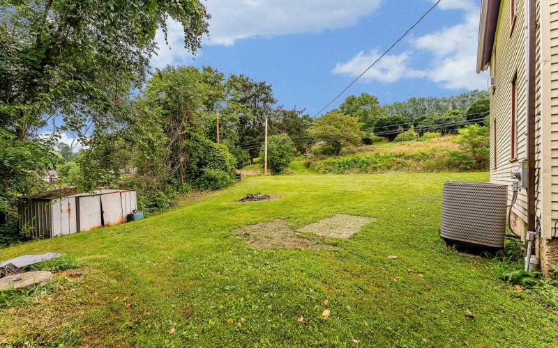 72 Robinson Run, Maidsville, West Virginia 26541, 3 Bedrooms Bedrooms, 8 Rooms Rooms,1 BathroomBathrooms,Single Family Detached,For Sale,Robinson,10160902