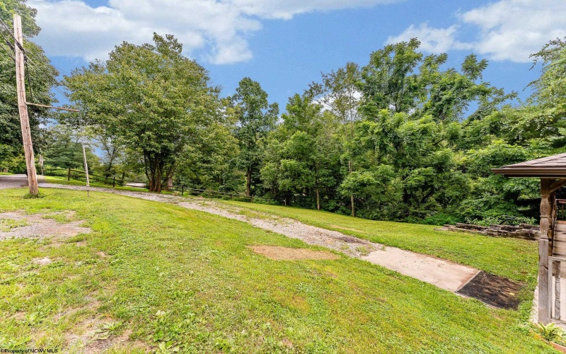 72 Robinson Run, Maidsville, West Virginia 26541, 3 Bedrooms Bedrooms, 8 Rooms Rooms,1 BathroomBathrooms,Single Family Detached,For Sale,Robinson,10160902