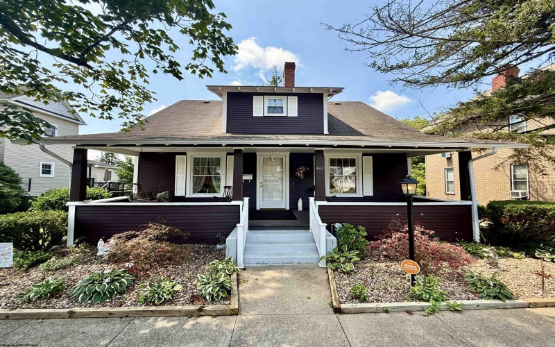 2107 Hamill Avenue, Clarksburg, West Virginia 26301, 4 Bedrooms Bedrooms, 8 Rooms Rooms,2 BathroomsBathrooms,Single Family Detached,For Sale,Hamill,10160913