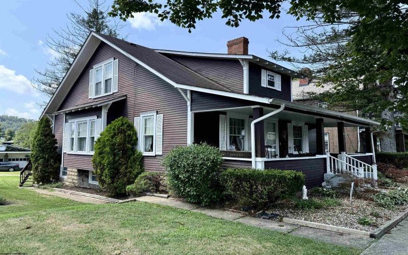 2107 Hamill Avenue, Clarksburg, West Virginia 26301, 4 Bedrooms Bedrooms, 8 Rooms Rooms,2 BathroomsBathrooms,Single Family Detached,For Sale,Hamill,10160913