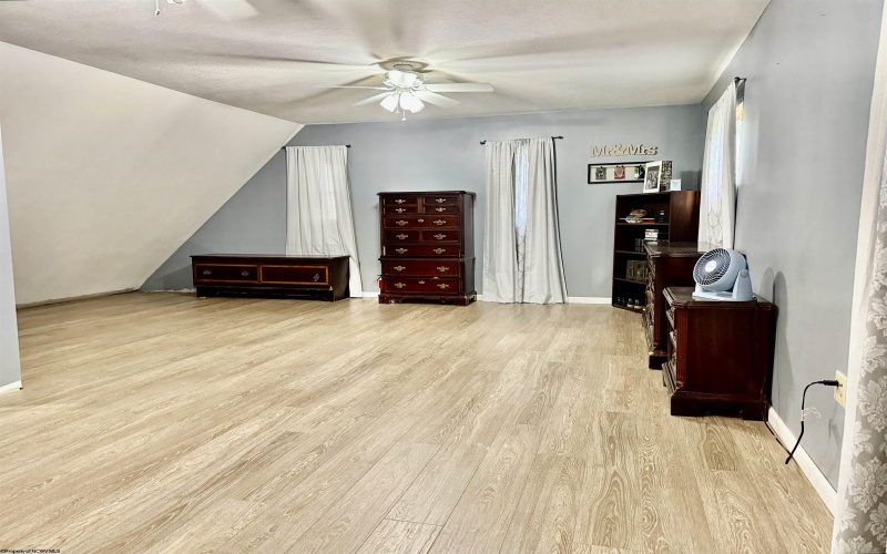 141 Golf Drive, Fairmont, West Virginia 26554, 5 Bedrooms Bedrooms, 8 Rooms Rooms,1 BathroomBathrooms,Single Family Detached,For Sale,Golf,10160909