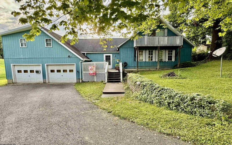 141 Golf Drive, Fairmont, West Virginia 26554, 5 Bedrooms Bedrooms, 8 Rooms Rooms,1 BathroomBathrooms,Single Family Detached,For Sale,Golf,10160909