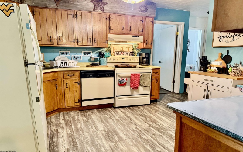 141 Golf Drive, Fairmont, West Virginia 26554, 5 Bedrooms Bedrooms, 8 Rooms Rooms,1 BathroomBathrooms,Single Family Detached,For Sale,Golf,10160909