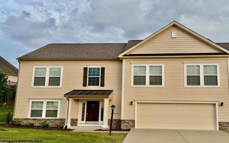 322 Parkview Drive, Bridgeport, West Virginia 26330, 4 Bedrooms Bedrooms, 5 Rooms Rooms,2 BathroomsBathrooms,Single Family Attached,For Sale,Parkview,10157438