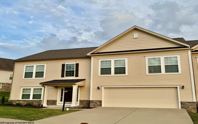 322 Parkview Drive, Bridgeport, West Virginia 26330, 4 Bedrooms Bedrooms, 5 Rooms Rooms,2 BathroomsBathrooms,Single Family Attached,For Sale,Parkview,10157438