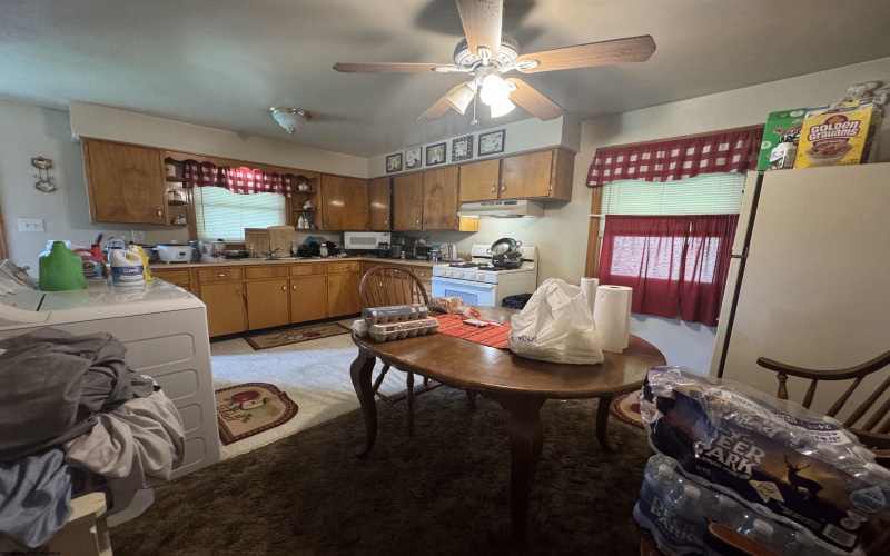 556 Broad Street, Weston, West Virginia 26452, 2 Bedrooms Bedrooms, 5 Rooms Rooms,1 BathroomBathrooms,Single Family Detached,For Sale,Broad,10160919