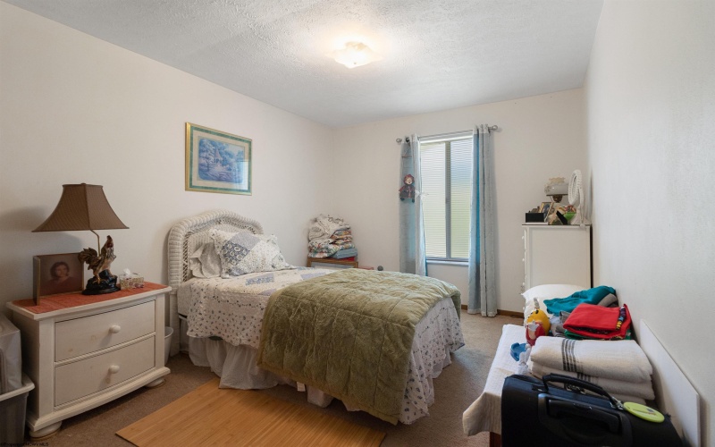96 Pinewood Road, Clarksburg, West Virginia 26301, 3 Bedrooms Bedrooms, 6 Rooms Rooms,1 BathroomBathrooms,Single Family Attached,For Sale,Pinewood,10160928