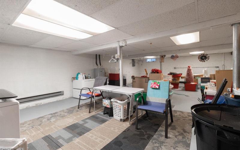 96 Pinewood Road, Clarksburg, West Virginia 26301, 3 Bedrooms Bedrooms, 6 Rooms Rooms,1 BathroomBathrooms,Single Family Attached,For Sale,Pinewood,10160928