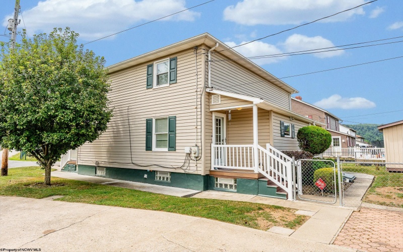 41 First Street, Smock, Pennsylvania 15480, 4 Bedrooms Bedrooms, 7 Rooms Rooms,2 BathroomsBathrooms,Single Family Detached,For Sale,First,10160933