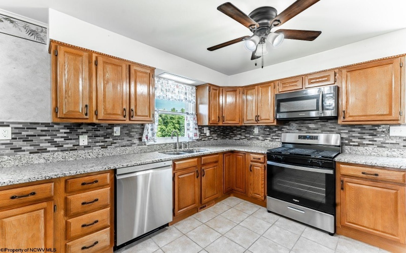 36 Plantation Drive, Morgantown, West Virginia 26508, 3 Bedrooms Bedrooms, 6 Rooms Rooms,1 BathroomBathrooms,Single Family Detached,For Sale,Plantation,10160926