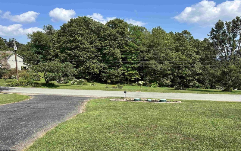 2314 Circle Drive, Morgantown, West Virginia 26505, 4 Bedrooms Bedrooms, 7 Rooms Rooms,2 BathroomsBathrooms,Single Family Detached,For Sale,Circle,10160927