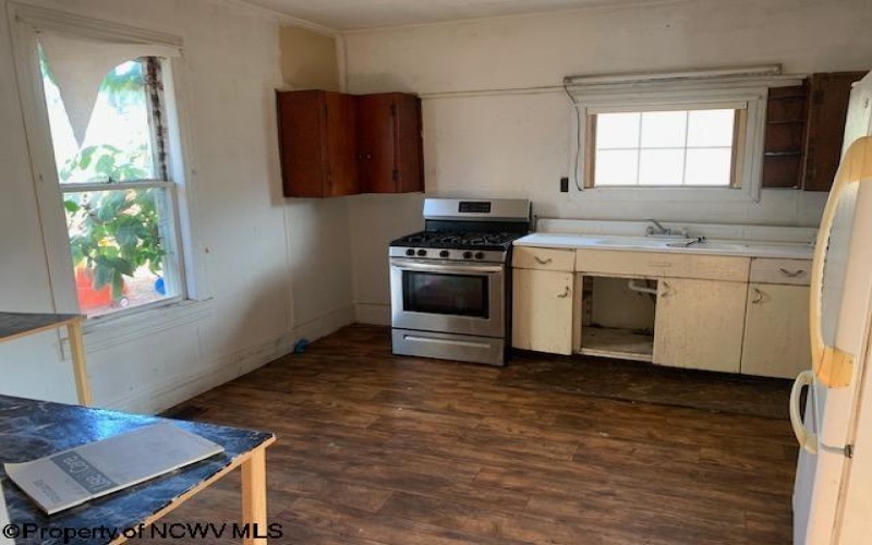 177 Serpell Avenue, Belington, West Virginia 26250, 2 Bedrooms Bedrooms, 7 Rooms Rooms,1 BathroomBathrooms,Single Family Detached,For Sale,Serpell,10160934