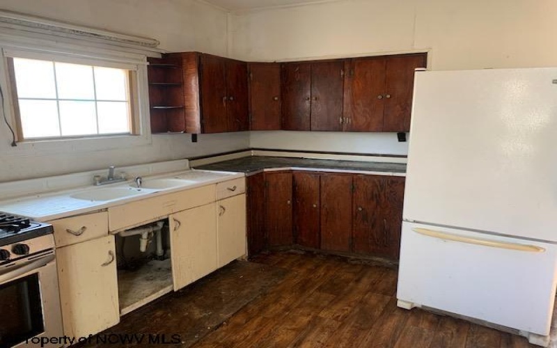 177 Serpell Avenue, Belington, West Virginia 26250, 2 Bedrooms Bedrooms, 7 Rooms Rooms,1 BathroomBathrooms,Single Family Detached,For Sale,Serpell,10160934