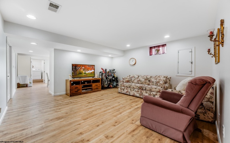 12 Summers Ridge Road, Morgantown, West Virginia 26508, 4 Bedrooms Bedrooms, 10 Rooms Rooms,3 BathroomsBathrooms,Single Family Detached,For Sale,Summers Ridge,10160936