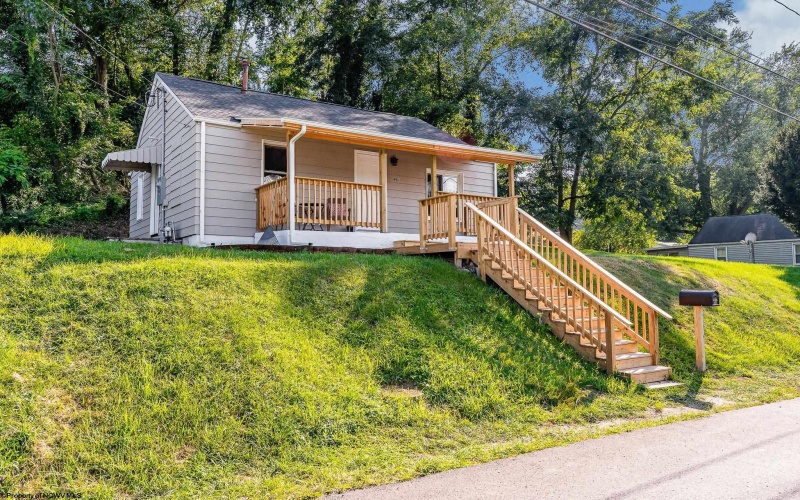 461 Ohio Avenue, Westover, West Virginia 26501, 2 Bedrooms Bedrooms, 4 Rooms Rooms,1 BathroomBathrooms,Single Family Detached,For Sale,Ohio,10160944