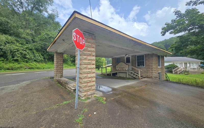 13 Church Fork Road, Hundred, West Virginia 26575, 4 Bedrooms Bedrooms, 8 Rooms Rooms,2 BathroomsBathrooms,Single Family Detached,For Sale,Church Fork,10160943