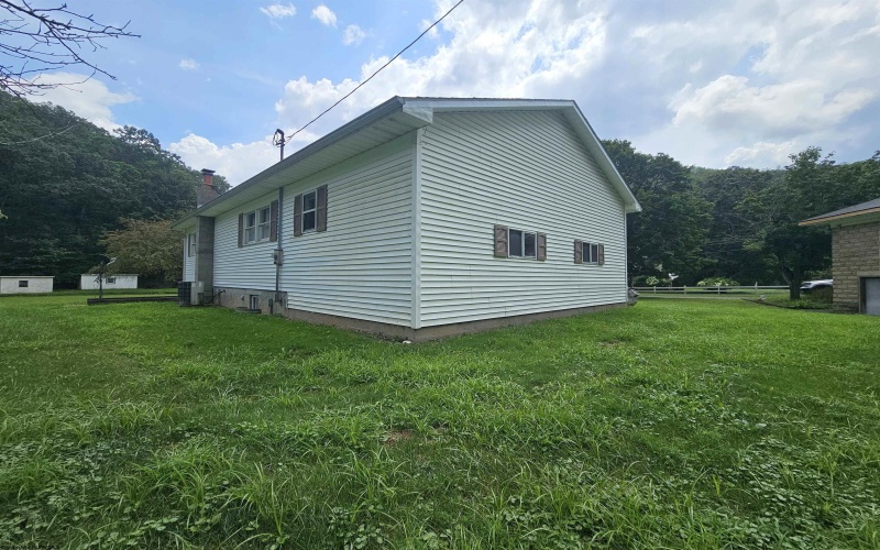 13 Church Fork Road, Hundred, West Virginia 26575, 4 Bedrooms Bedrooms, 8 Rooms Rooms,2 BathroomsBathrooms,Single Family Detached,For Sale,Church Fork,10160943