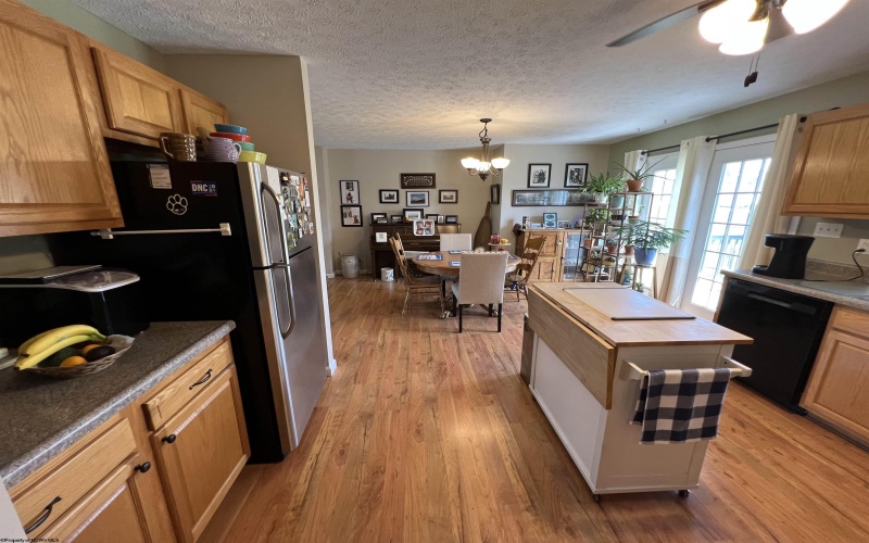 18 Northview Drive, Elkins, West Virginia 26241, 3 Bedrooms Bedrooms, 8 Rooms Rooms,2 BathroomsBathrooms,Single Family Detached,For Sale,Northview,10160963