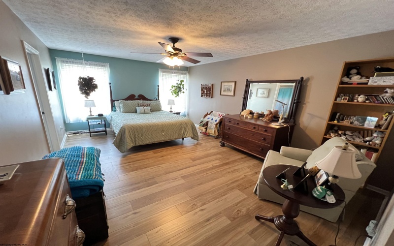 18 Northview Drive, Elkins, West Virginia 26241, 3 Bedrooms Bedrooms, 8 Rooms Rooms,2 BathroomsBathrooms,Single Family Detached,For Sale,Northview,10160963