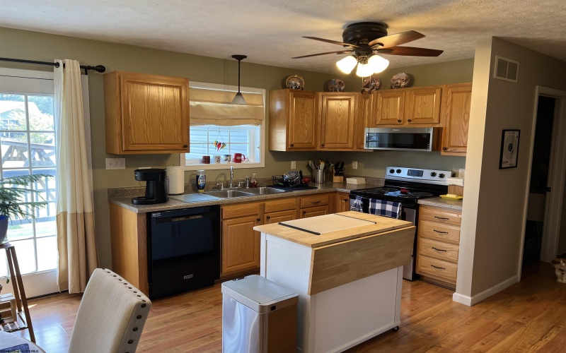 18 Northview Drive, Elkins, West Virginia 26241, 3 Bedrooms Bedrooms, 8 Rooms Rooms,2 BathroomsBathrooms,Single Family Detached,For Sale,Northview,10160963