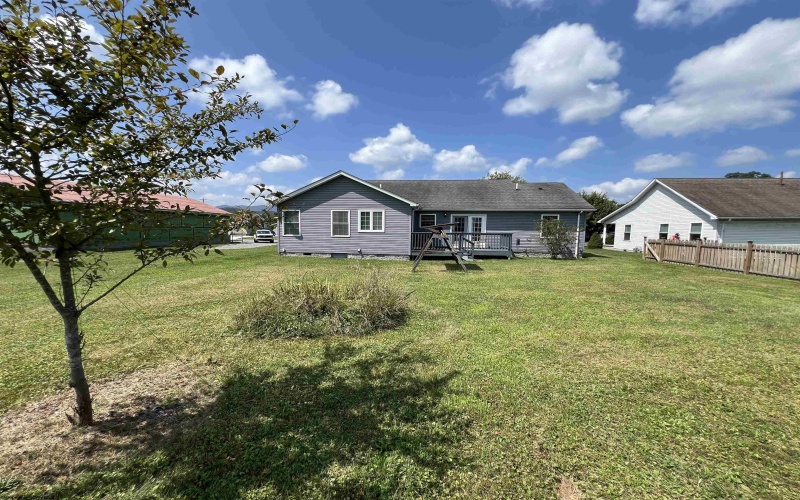 18 Northview Drive, Elkins, West Virginia 26241, 3 Bedrooms Bedrooms, 8 Rooms Rooms,2 BathroomsBathrooms,Single Family Detached,For Sale,Northview,10160963