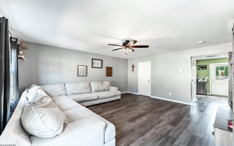 138 Eagle Drive, Maidsville, West Virginia 26541, 3 Bedrooms Bedrooms, 5 Rooms Rooms,1 BathroomBathrooms,Single Family Attached,For Sale,Eagle,10160957