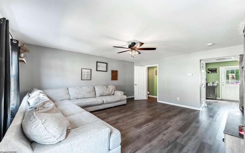 138 Eagle Drive, Maidsville, West Virginia 26541, 3 Bedrooms Bedrooms, 5 Rooms Rooms,1 BathroomBathrooms,Single Family Attached,For Sale,Eagle,10160957