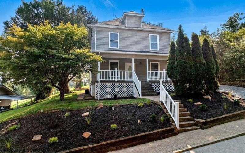 214 Orchard Avenue, Bridgeport, West Virginia 26330, 4 Bedrooms Bedrooms, 8 Rooms Rooms,2 BathroomsBathrooms,Single Family Detached,For Sale,Orchard,10160962