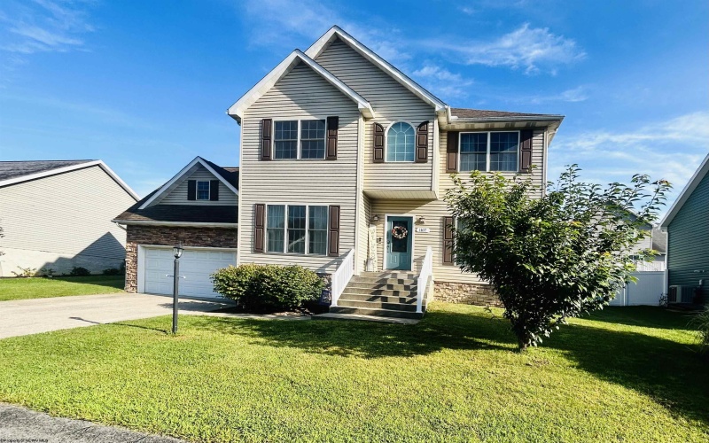 1107 Bailey Circle, Morgantown, West Virginia 26508, 5 Bedrooms Bedrooms, 9 Rooms Rooms,3 BathroomsBathrooms,Single Family Detached,For Sale,Bailey,10160961