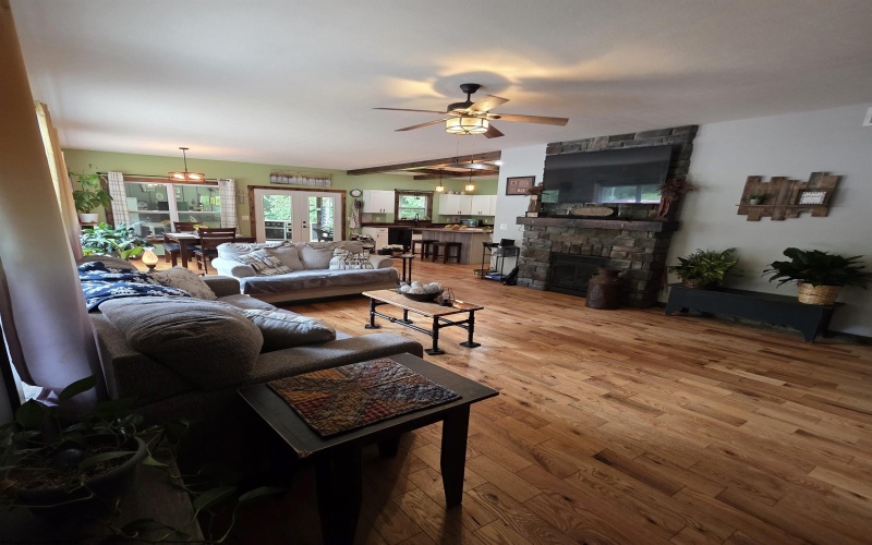 441 Aspin Road, Weston, West Virginia 26452, 4 Bedrooms Bedrooms, 6 Rooms Rooms,2 BathroomsBathrooms,Single Family Detached,For Sale,Aspin,10160952