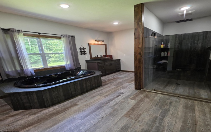 441 Aspin Road, Weston, West Virginia 26452, 4 Bedrooms Bedrooms, 6 Rooms Rooms,2 BathroomsBathrooms,Single Family Detached,For Sale,Aspin,10160952
