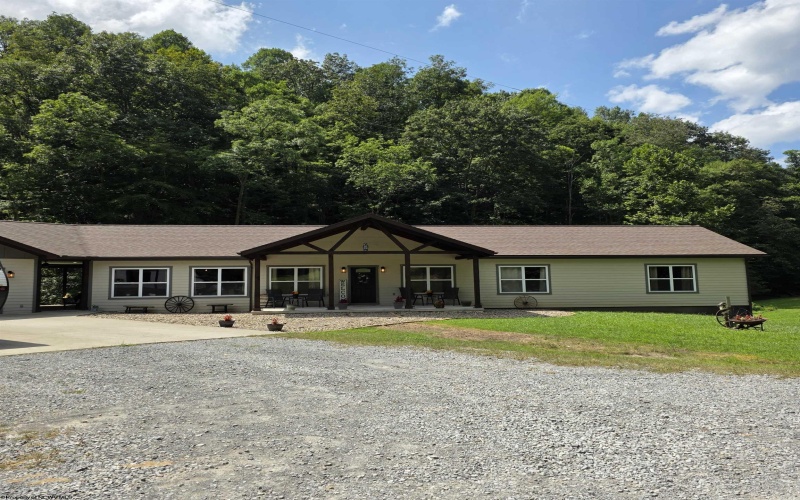 441 Aspin Road, Weston, West Virginia 26452, 4 Bedrooms Bedrooms, 6 Rooms Rooms,2 BathroomsBathrooms,Single Family Detached,For Sale,Aspin,10160952
