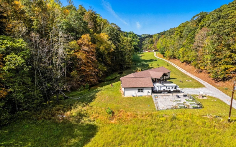 441 Aspin Road, Weston, West Virginia 26452, 4 Bedrooms Bedrooms, 6 Rooms Rooms,2 BathroomsBathrooms,Single Family Detached,For Sale,Aspin,10160952