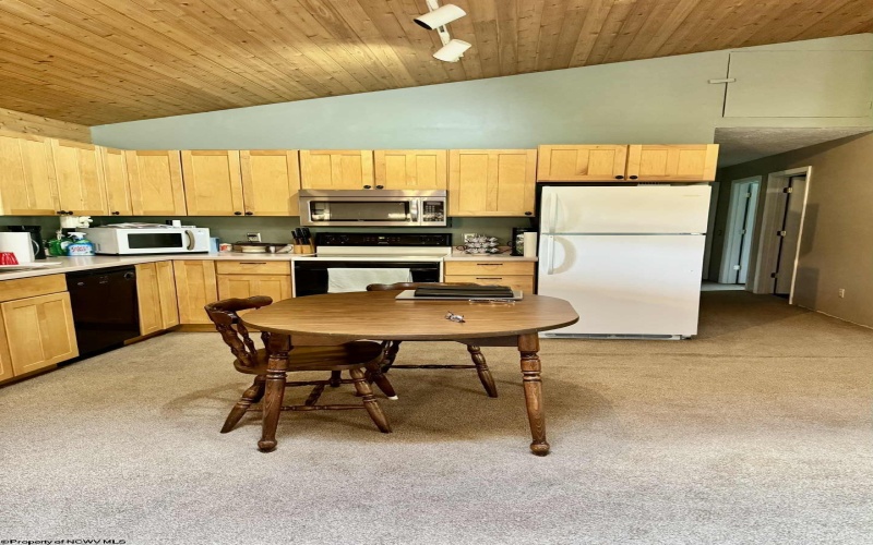 91 Imperial Woods Drive, Kingwood, West Virginia 26537, 4 Bedrooms Bedrooms, 7 Rooms Rooms,3 BathroomsBathrooms,Single Family Detached,For Sale,Imperial Woods,10160955