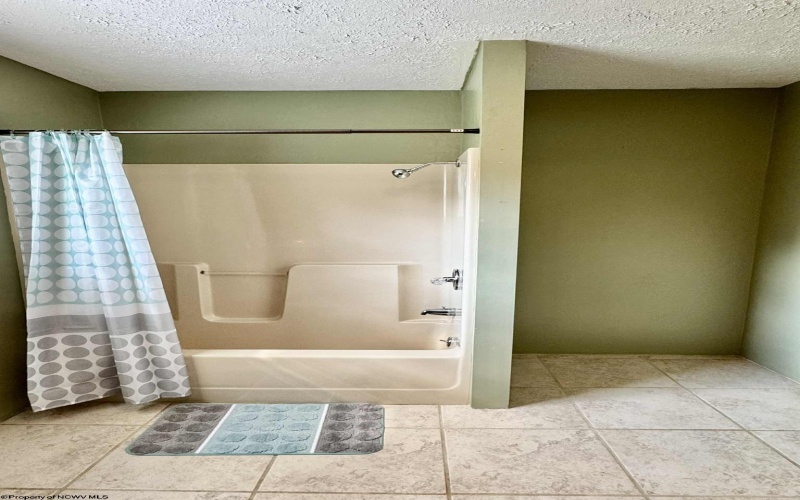91 Imperial Woods Drive, Kingwood, West Virginia 26537, 4 Bedrooms Bedrooms, 7 Rooms Rooms,3 BathroomsBathrooms,Single Family Detached,For Sale,Imperial Woods,10160955