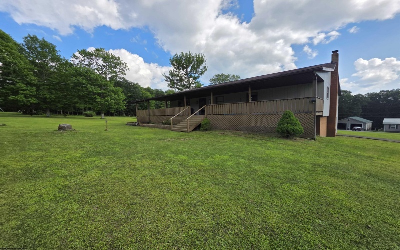 91 Imperial Woods Drive, Kingwood, West Virginia 26537, 4 Bedrooms Bedrooms, 7 Rooms Rooms,3 BathroomsBathrooms,Single Family Detached,For Sale,Imperial Woods,10160955