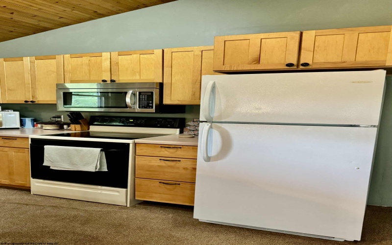 91 Imperial Woods Drive, Kingwood, West Virginia 26537, 4 Bedrooms Bedrooms, 7 Rooms Rooms,3 BathroomsBathrooms,Single Family Detached,For Sale,Imperial Woods,10160955
