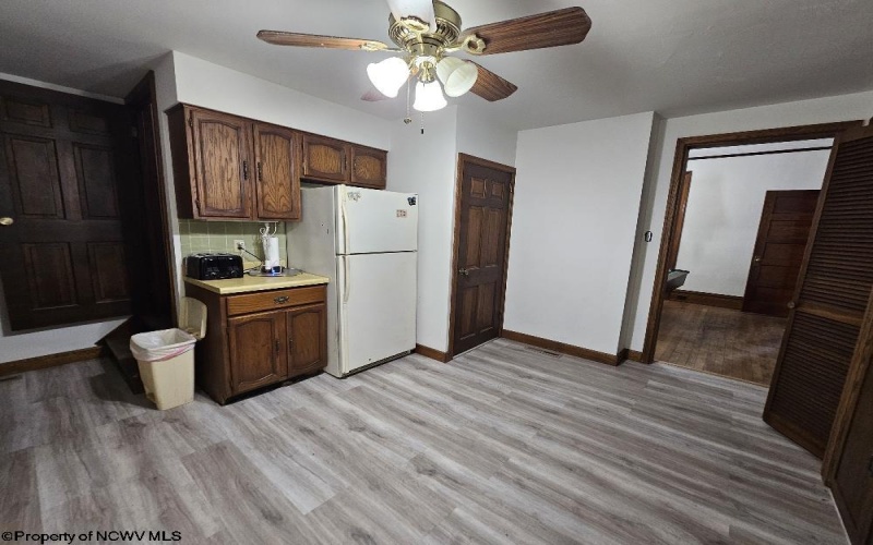 439 Chestnut Street, Clarksburg, West Virginia 26301, 5 Bedrooms Bedrooms, 11 Rooms Rooms,2 BathroomsBathrooms,Single Family Detached,For Sale,Chestnut,10160954