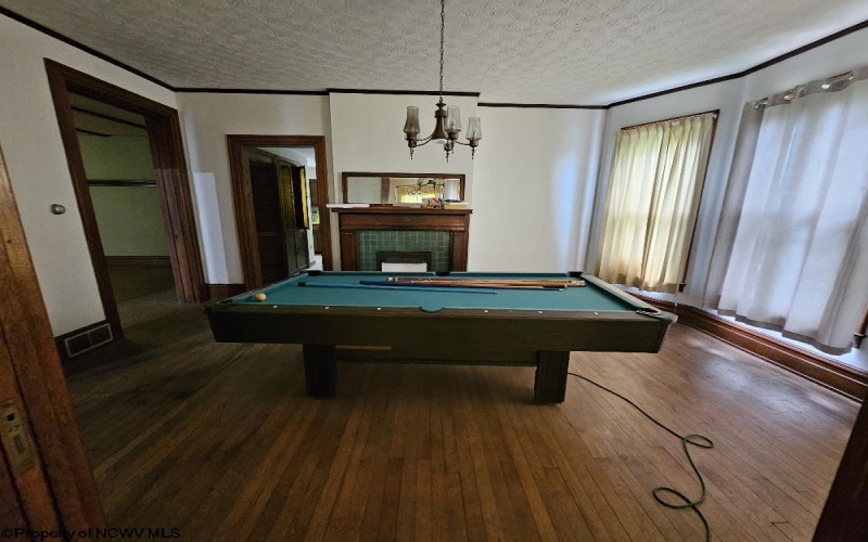 439 Chestnut Street, Clarksburg, West Virginia 26301, 5 Bedrooms Bedrooms, 11 Rooms Rooms,2 BathroomsBathrooms,Single Family Detached,For Sale,Chestnut,10160954