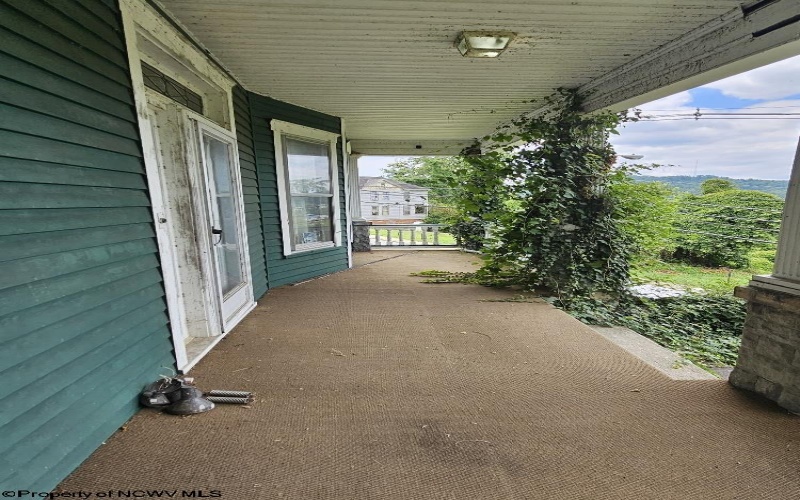 439 Chestnut Street, Clarksburg, West Virginia 26301, 5 Bedrooms Bedrooms, 11 Rooms Rooms,2 BathroomsBathrooms,Single Family Detached,For Sale,Chestnut,10160954