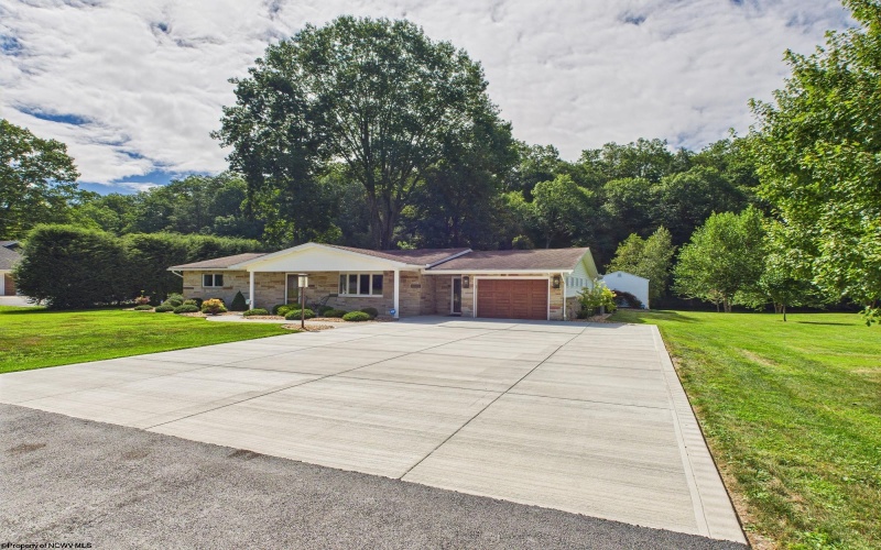 225 Sylvester Drive, Elkins, West Virginia 26241, 3 Bedrooms Bedrooms, 8 Rooms Rooms,2 BathroomsBathrooms,Single Family Detached,For Sale,Sylvester,10160981