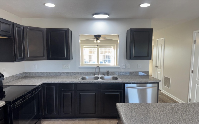 204 TREELINE Lane, Morgantown, West Virginia 26508, 4 Bedrooms Bedrooms, 8 Rooms Rooms,2 BathroomsBathrooms,Single Family Attached,For Sale,TREELINE,10160975
