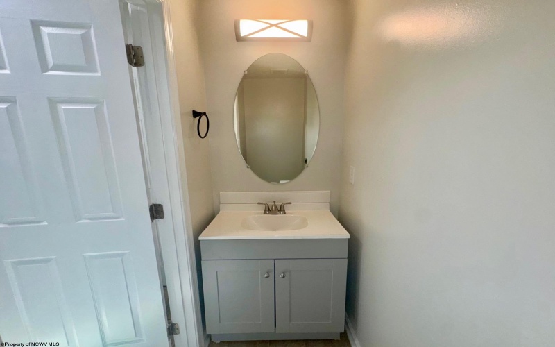 204 TREELINE Lane, Morgantown, West Virginia 26508, 4 Bedrooms Bedrooms, 8 Rooms Rooms,2 BathroomsBathrooms,Single Family Attached,For Sale,TREELINE,10160975